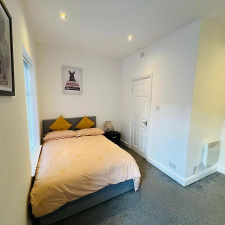 Luxury Double & Single Rooms With En-Suite Private Bathroom In City Centre Stoke On Trent Eksteriør bilde