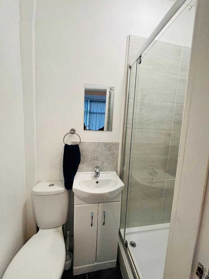 Luxury Double & Single Rooms With En-Suite Private Bathroom In City Centre Stoke On Trent Eksteriør bilde