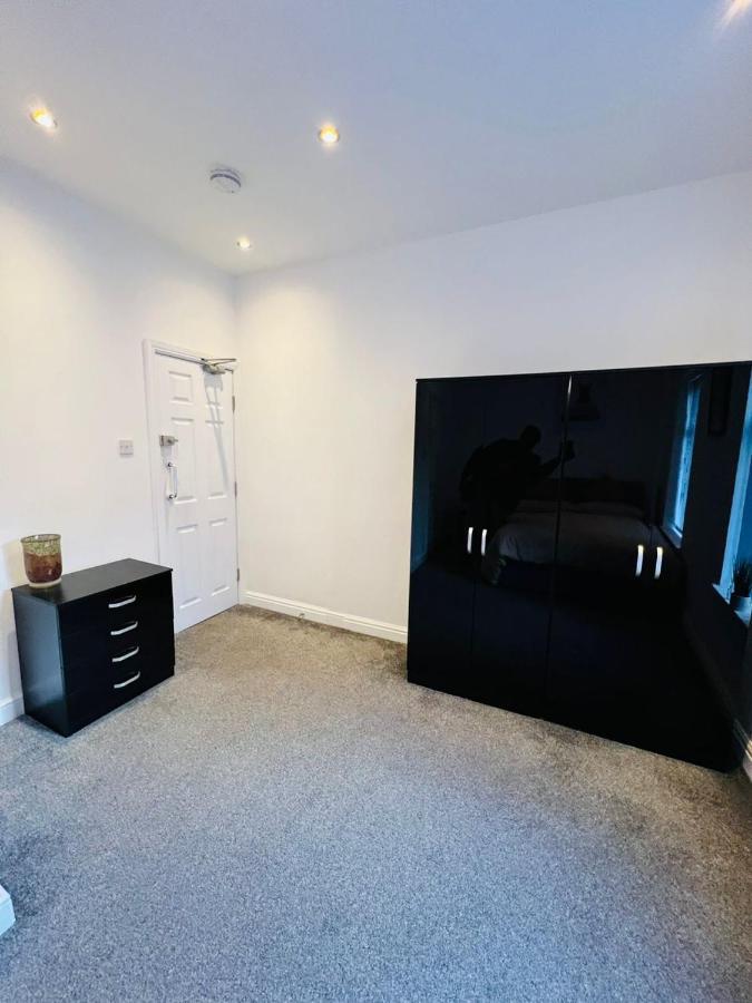 Luxury Double & Single Rooms With En-Suite Private Bathroom In City Centre Stoke On Trent Eksteriør bilde