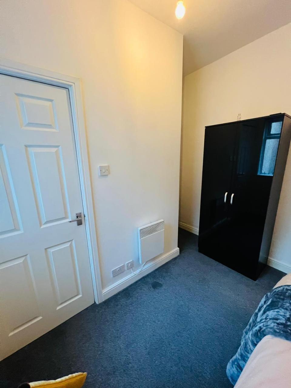 Luxury Double & Single Rooms With En-Suite Private Bathroom In City Centre Stoke On Trent Eksteriør bilde